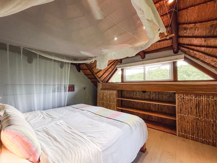 ห้องนอนใหญ่ชั้นบน