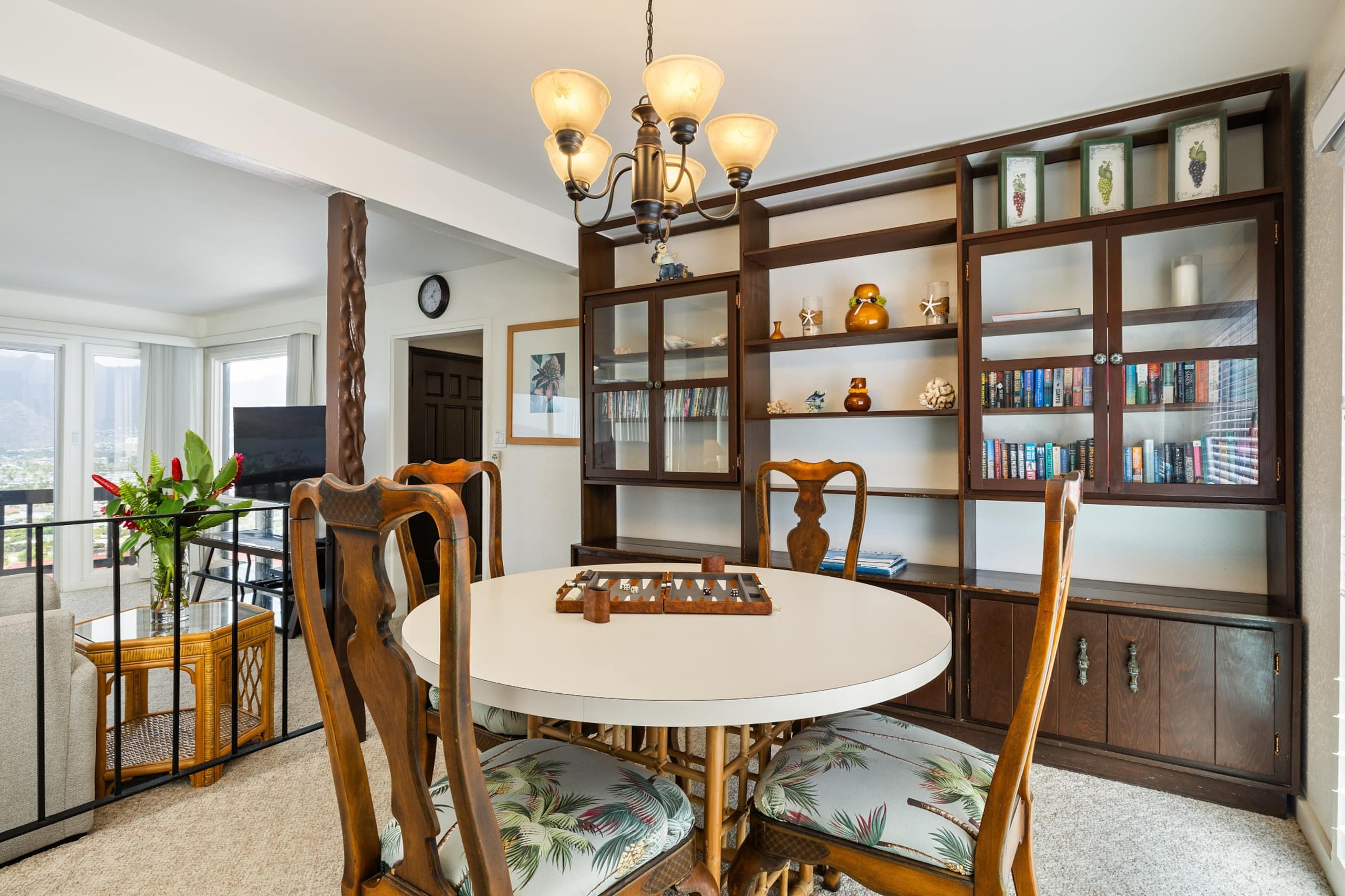 Home in Honolulu · ★4.85 · 3 bedrooms · 4 beds · 2 private baths - Image 11