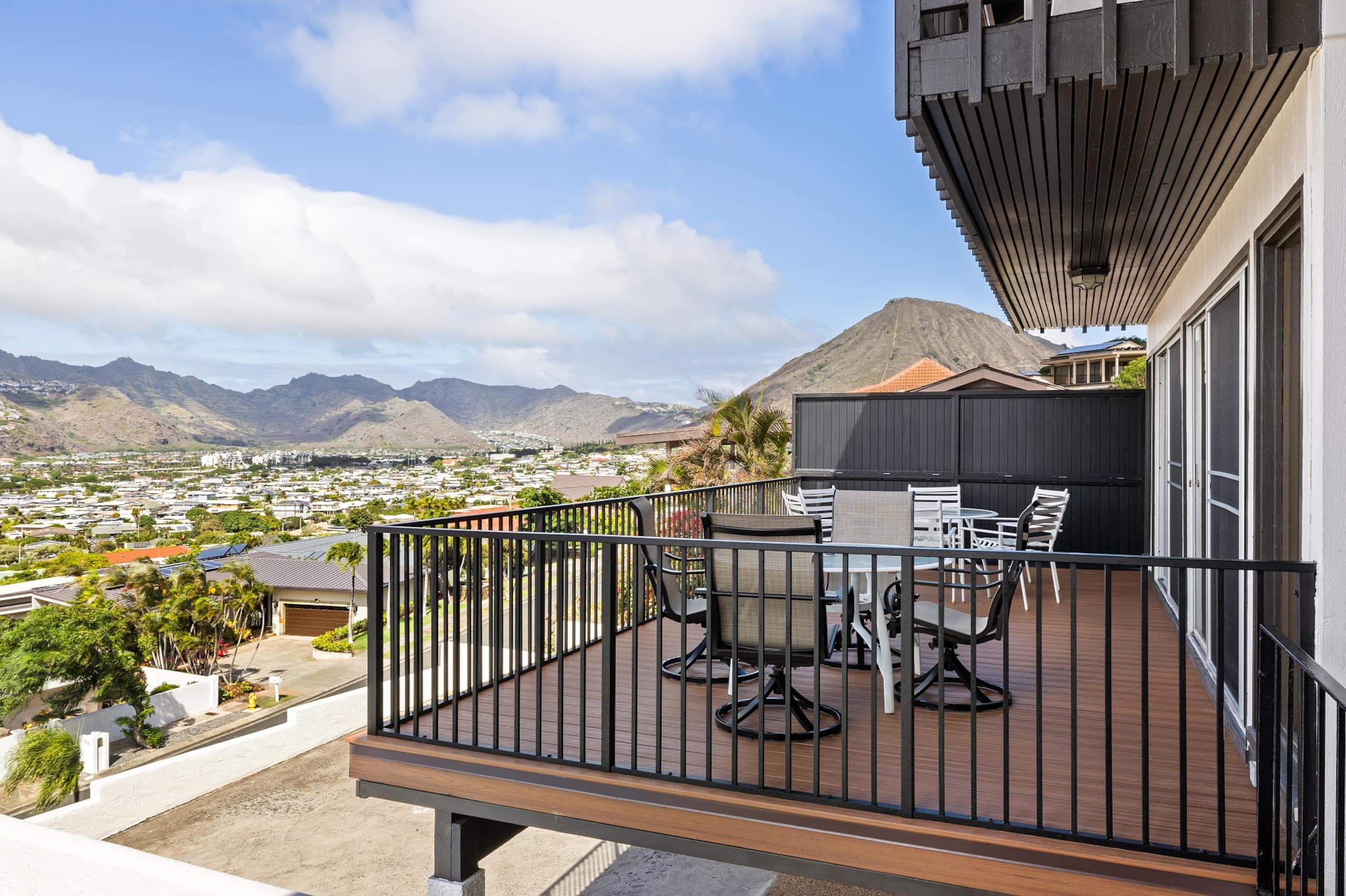 Home in Honolulu · ★4.85 · 3 bedrooms · 4 beds · 2 private baths - Image 7