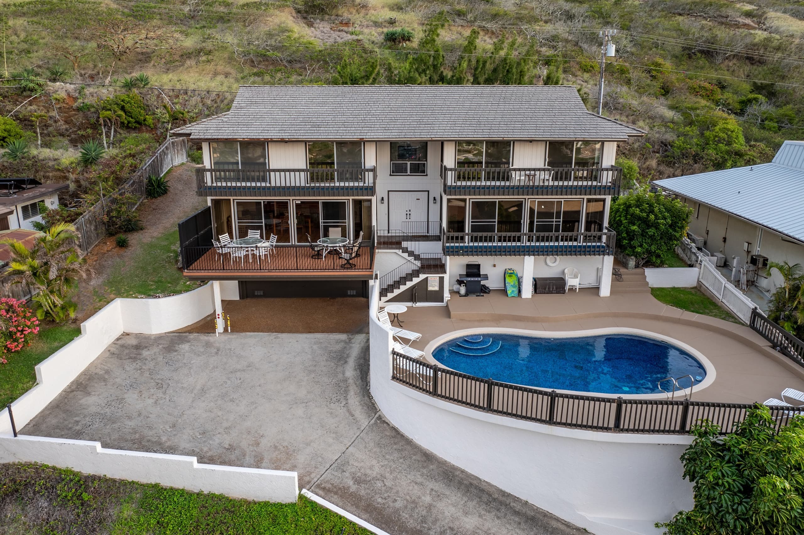 Home in Honolulu · ★4.85 · 3 bedrooms · 4 beds · 2 private baths - Image 1