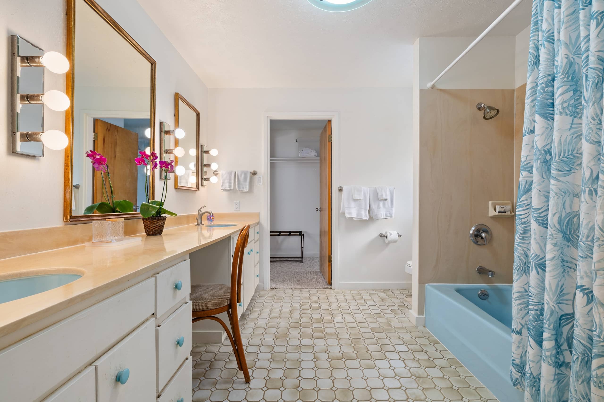 Home in Honolulu · ★4.85 · 3 bedrooms · 4 beds · 2 private baths - Image 20