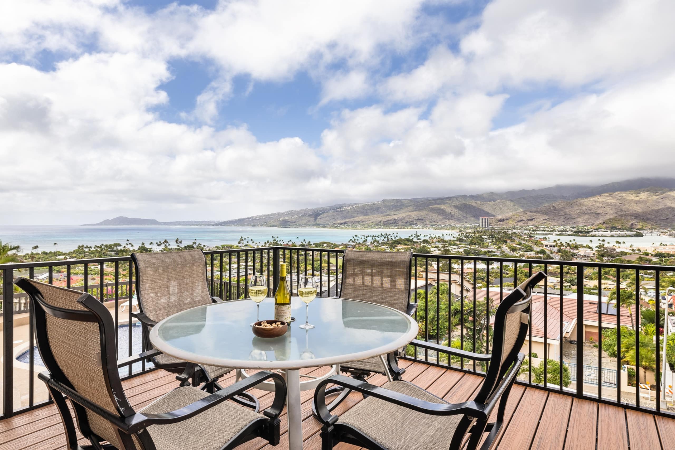 Home in Honolulu · ★4.85 · 3 bedrooms · 4 beds · 2 private baths - Image 5