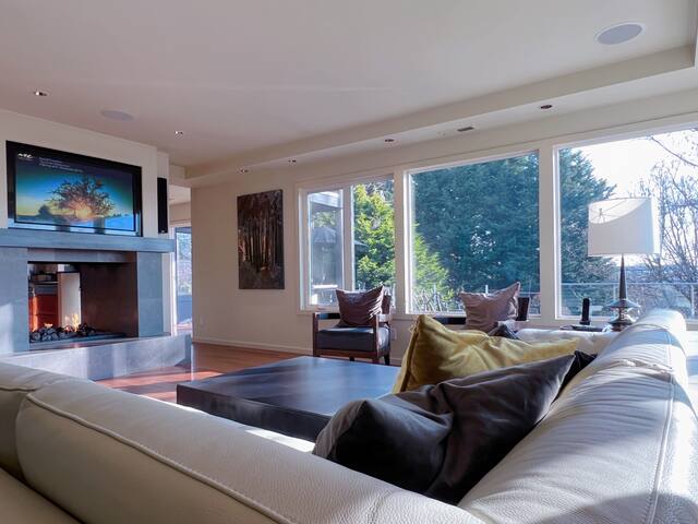 Luxury Queen Anne 3bd2ba Sunset&Sea View Furnished gallery image 3