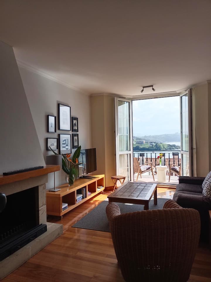 Large Village House With Magnificent Views - San Vicente de la Barquera