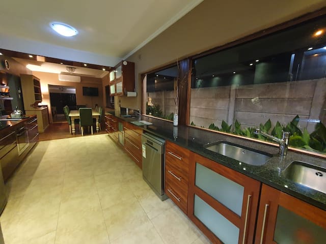 Cozy Seaside Living 400m from Melkbosstrand beach