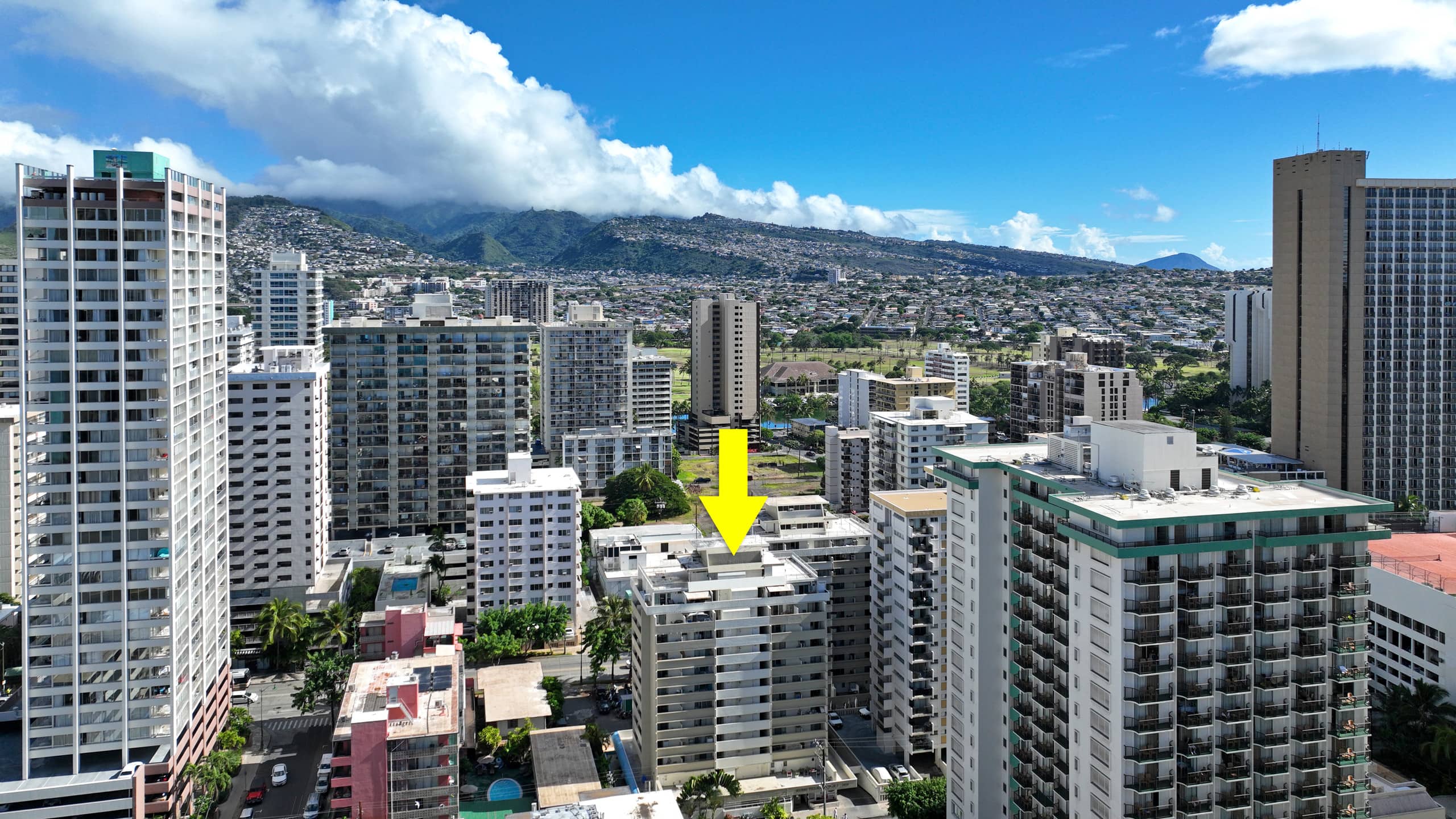 Condo in Honolulu · ★4.64 · Studio · 1 bed · 1 private bath - Image 4
