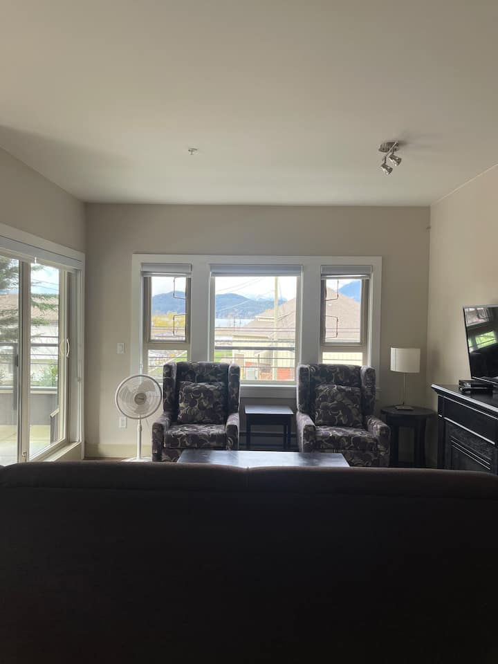 2 bedroom, 2 bath lake view suite