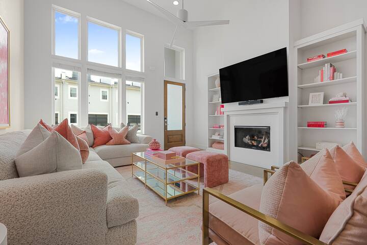 Nashville Girls Trip – 2 mi to Broadway/8 Beds! gallery image 5