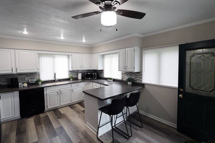 Prime Historic Area Home/Univ. & Hosp/CntrCity gallery image 2