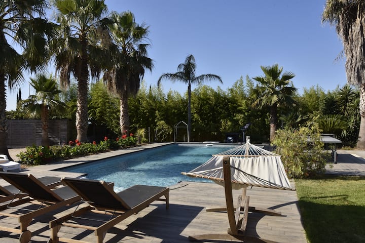 Bas De Villa Avec Jardin Et Piscine Partagée - Sanary-sur-Mer