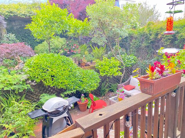 Oasis on Dolores Park in the heart of SF gallery image 5