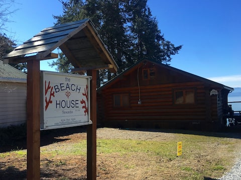 Waterfront standalone cabin-The BeachHouse Texada!