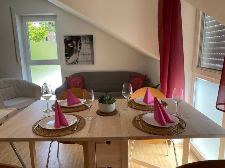 Living room: If you arrive in groups of three, four or five, the fold-out table in the living room is ideal for the dining area with enough space for everyone (of course also for the little ones).