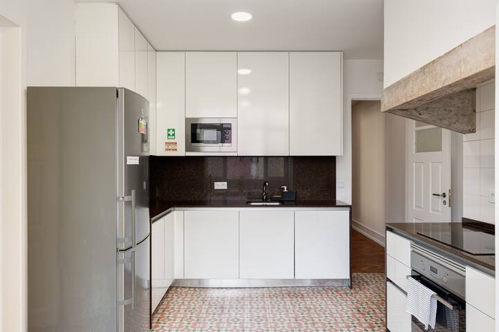 Home Out 4E – Apartment at City Center w/Parking gallery image 2