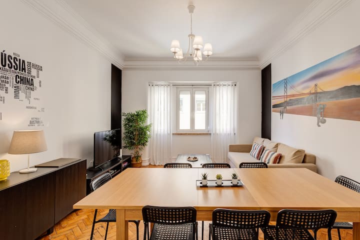 Home Out 4E – Apartment at City Center w/Parking