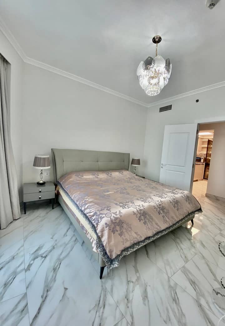 Veliki krevet s vrlo udobnim madracem