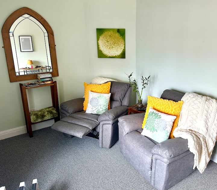 Oatzy's Place 
1 Bedroom Flat
Sligo City Centre