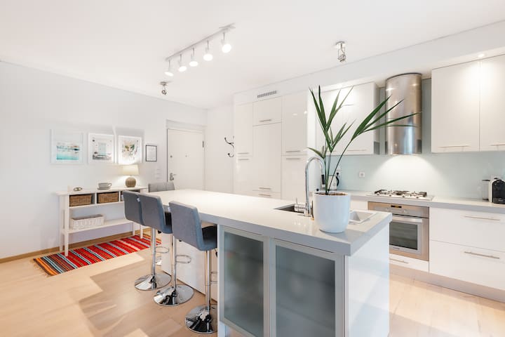 Apt next to the Acropolis museum