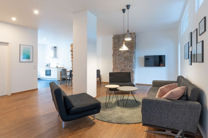 Penthouse (115sqm) with 3 Bedrooms & Balcony