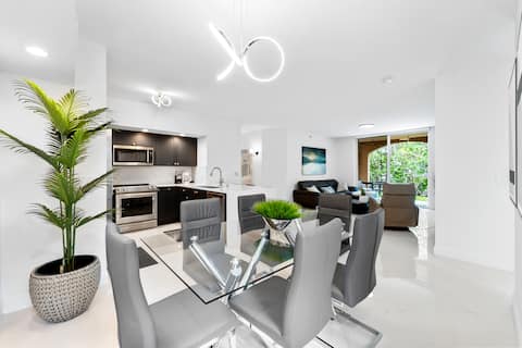 Luxury Dream Condo near Beach