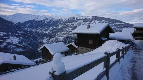 Beautiful Mazot Valaisan - Chalet de Vacances