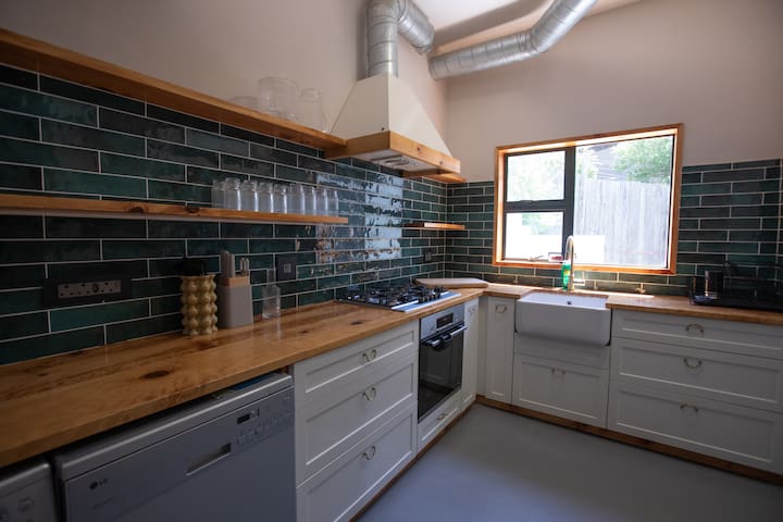 Bright and spacious home with private pool gallery image 4