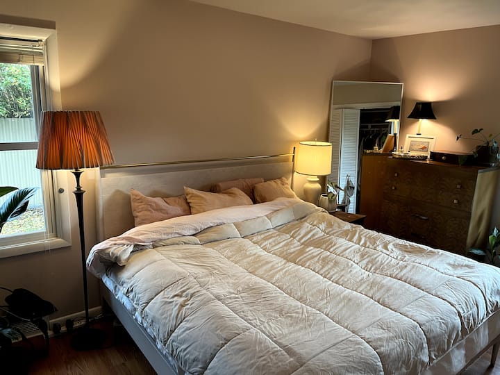 Krevat TempurPedic super i rehatshëm. 