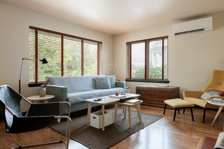 Eclectic Redbrick Rambler Near Japanese Gardens - 西塔科
