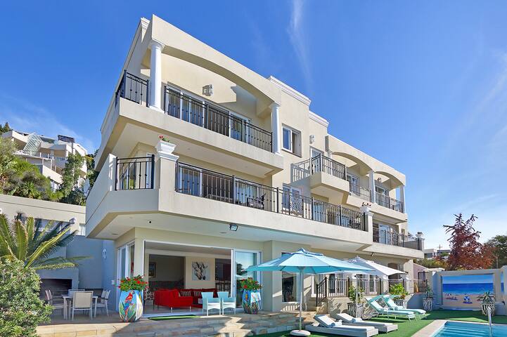 The Fabulous ‘ Villa Stanleon ‘ in Bantry Bay gallery image 3