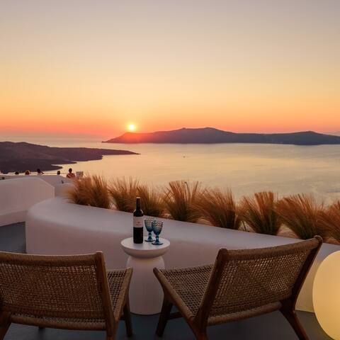 Revelis Villa gallery image 2