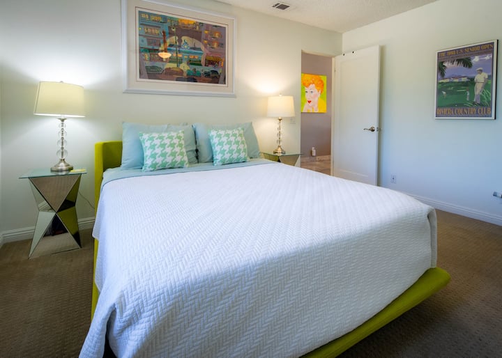 3号客房配备标准双人床