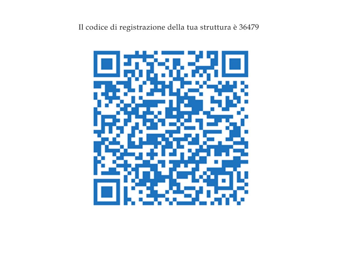 A QR code is displayed, generated in blue and white patterns. It features a registration code at the top, indicating the structure's ID in the context of an accommodation listing.