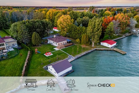 Le Castel | Lakefront | Fireplace & FirePit | View