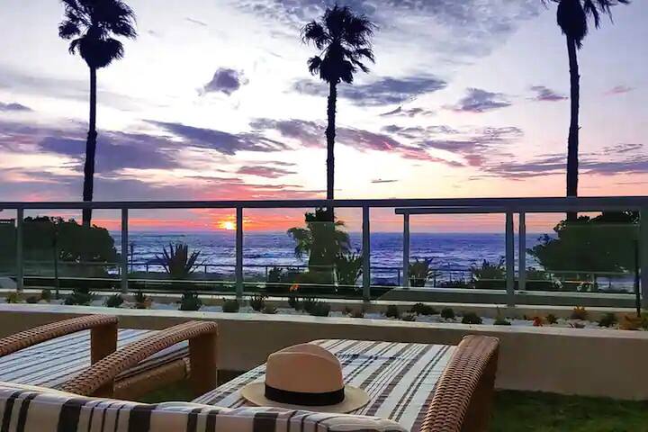 Bantry Bay Oceanfront Luxury Apartment I Sleeps 6 gallery image 5