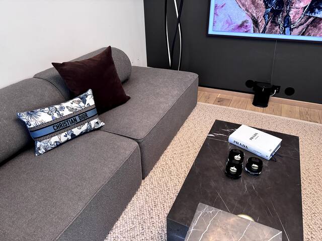 Luxury design apartment with 4 private terraces gallery image 5