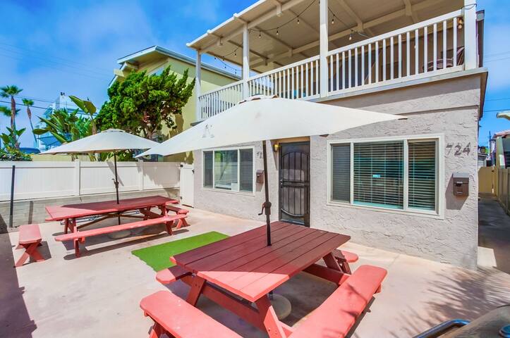 Spacious Beach Bungalow F-1 gallery image 5