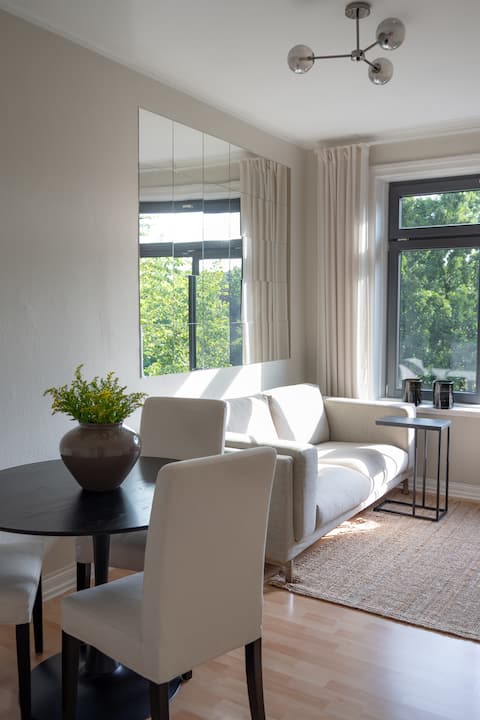 Top Airbnb: Elegant & quiet:Dream home near Alster & city park in Winterhude