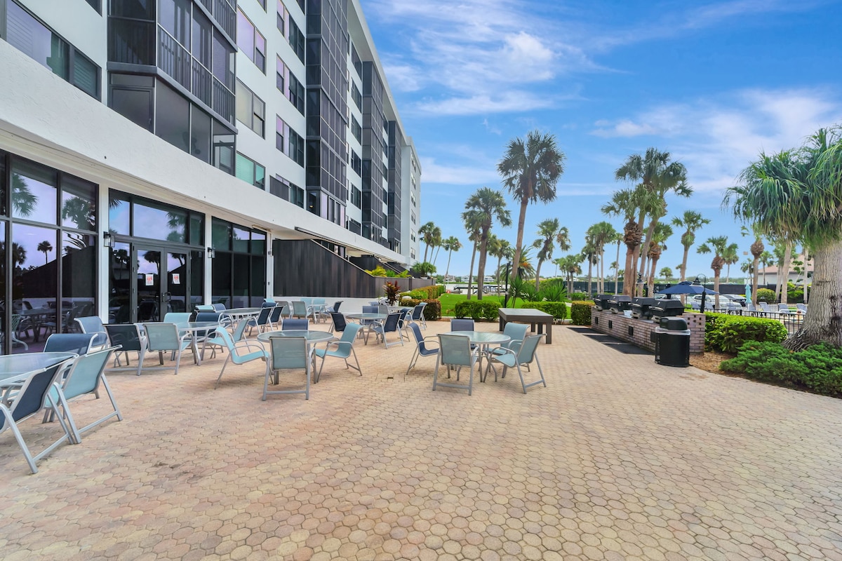 5855 Midnight Pass Road, Sarasota, FL, 34242 - Condominiums for