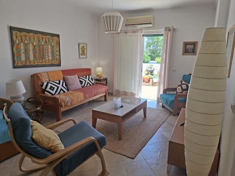 Top performing Airbnb: Alvor Sun Beach House in Alvor