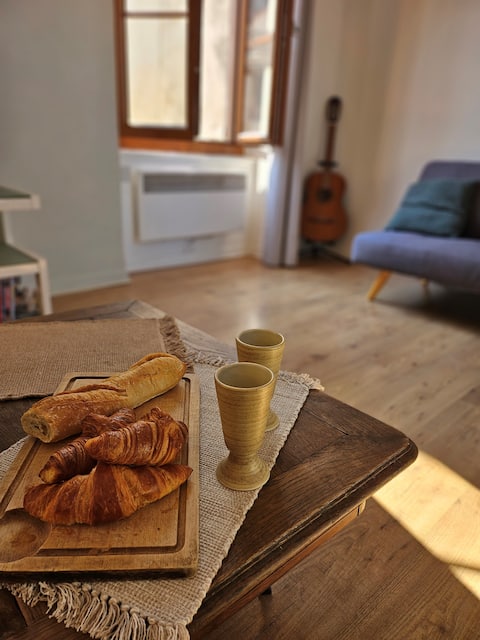 Lovely 2 bedroom village home 20 min from Monaco