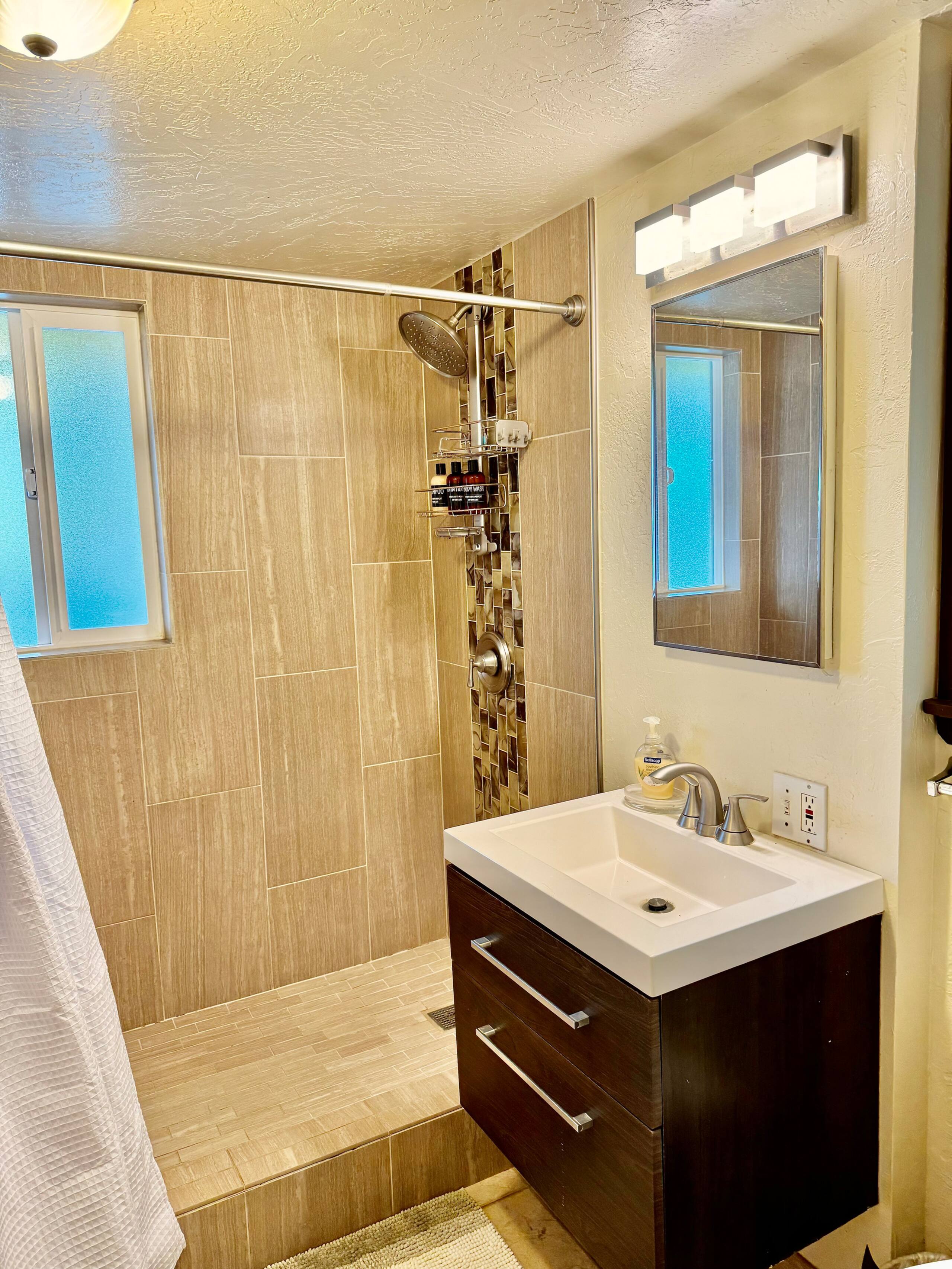 Home in Kihei · ★4.93 · 3 bedrooms · 4 beds · 2 baths - Image 17