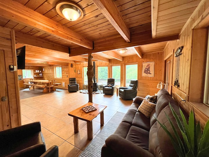 River Front Home/ Hot Tub / Forest - Plain, WA