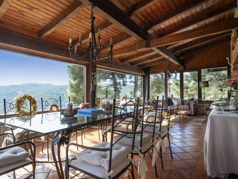 Saint Bernard. Charming house in Robledo de Chavela
