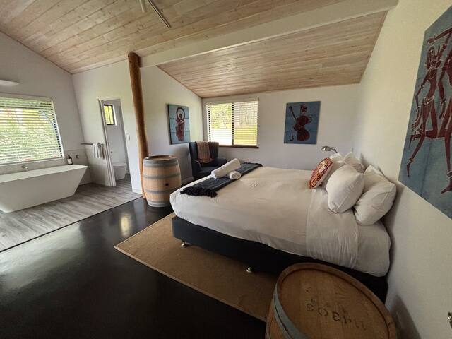 Valley Cottage 2BR, Treeton Winery, Margaret River gallery image 4