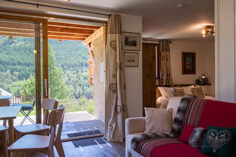 Annonce Airbnb populaire: Chalet Araminta Studio à Saint Chaffrey