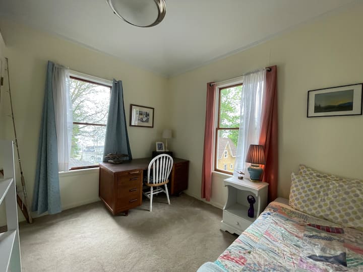 The "Crows Nest" - a three-window room with private workspace.