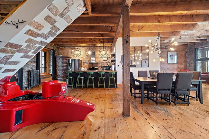 Majestic 2-floor Water View Loft gallery image 3