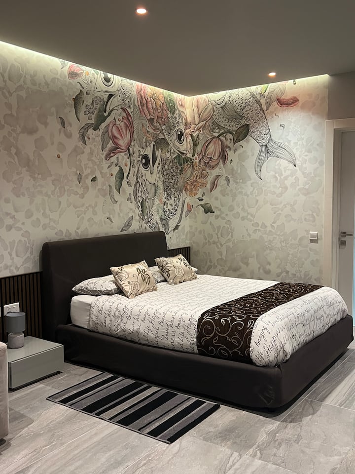 מיטת קינג סייז של חדר שינה 5