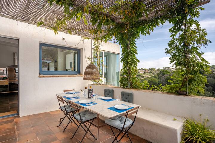 Fabulosa casa en el centro con piscina y parking. gallery image 4