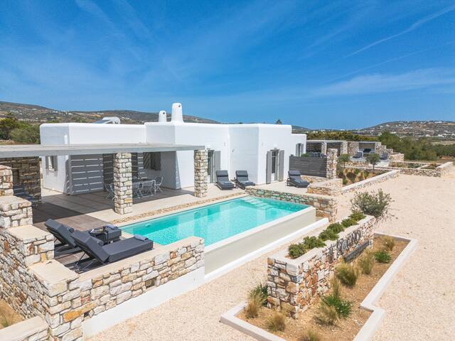 Il Sogno villa 2 Paros private pool gallery image 3